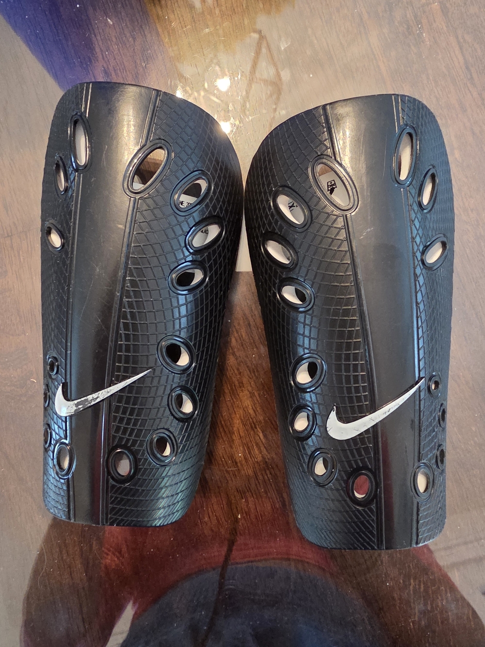 Nike White and Black Ventilated Soccer Shin Guards Sz XS EUC